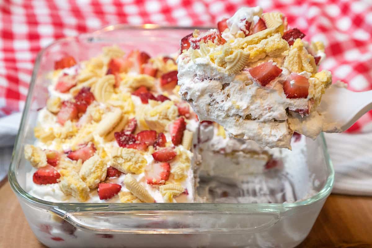 Strawberry lemon icebox cake.